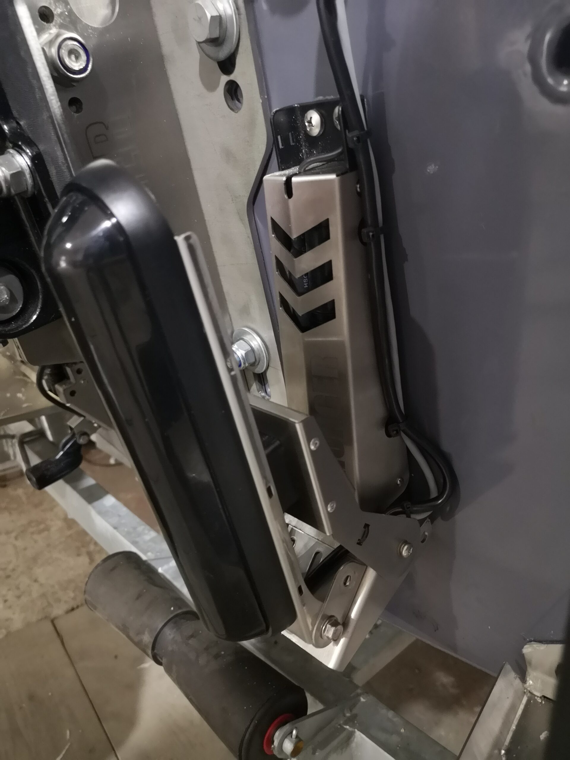 echo sounder transducer location STRONGER